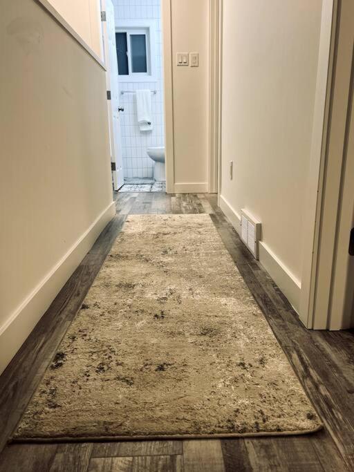 Villa Walking Distance To St Boniface, Easy Parking à Winnipeg Extérieur photo