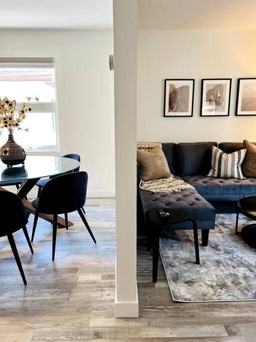 Villa Walking Distance To St Boniface, Easy Parking à Winnipeg Extérieur photo